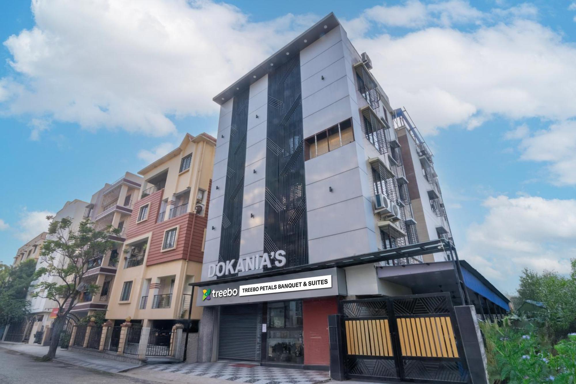 Treebo Petals Banquet & Suites - Kolkata Exterior photo